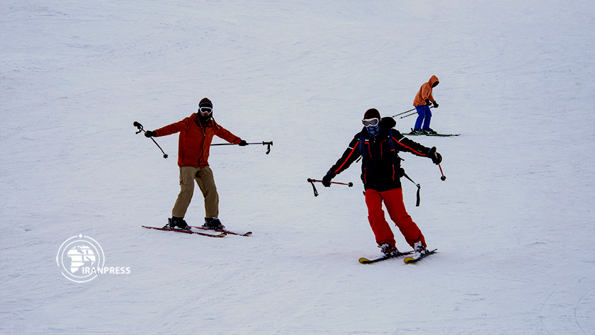 Iranpress: La Station de ski de Pooladkaf, au sud de l