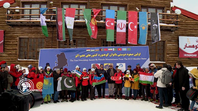 Iranpress: La station de ski Tochal accueille des alpinistes des pays membres de l