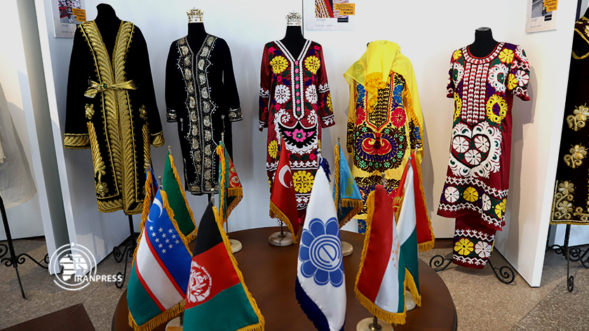 Iranpress: Exposition international des vêtements traditionnels du monde islamique à Téhéran