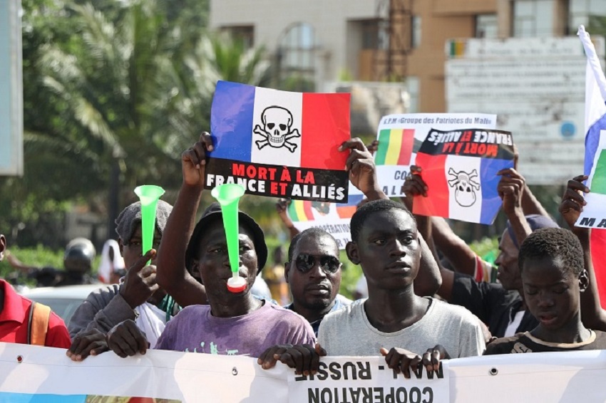 Iranpress: Le Mali demande à la France des explications sur les charniers