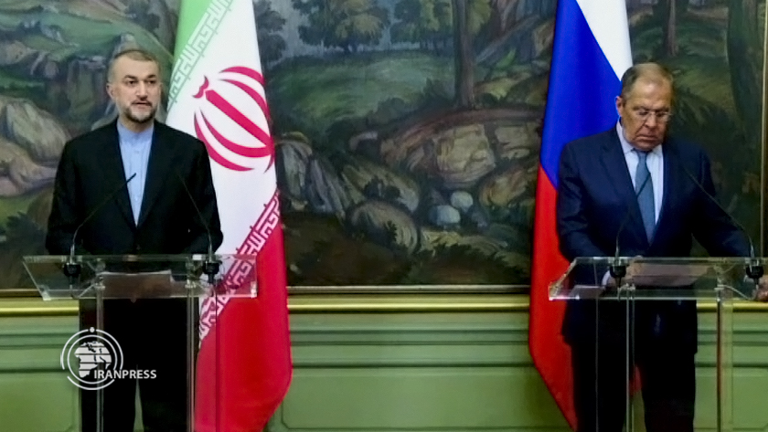 Iranpress: Conférence de presse conjointe des ministre des affaires étrangères iranien et russe