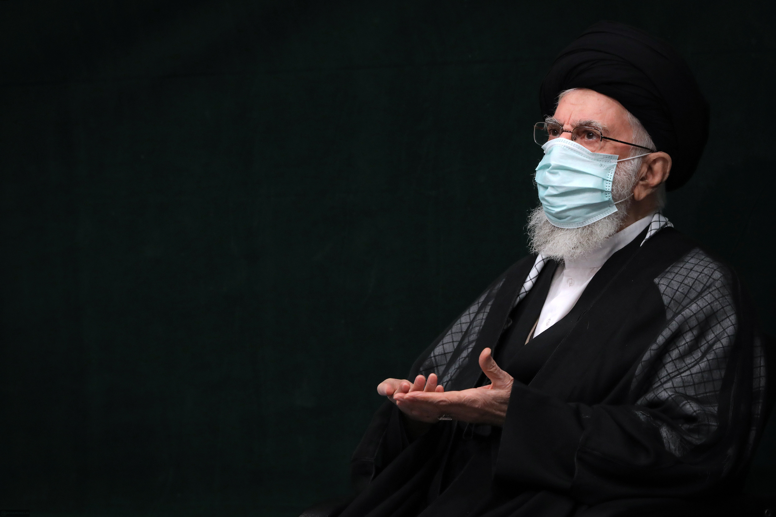 Iranpress: Cérémonie de deuil de l’imam Hussein au Husseiniyeh Imam Khomeini