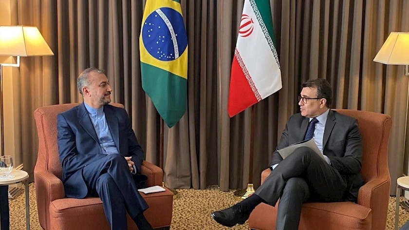 Iranpress: Le ministre des Affaires étrangères iranien consulte ses homologues sur le JCPOA 