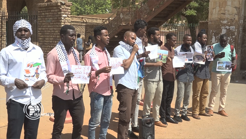 Iranpress: Les étudiants soudanais disent non à la normalisation des liens avec régime d