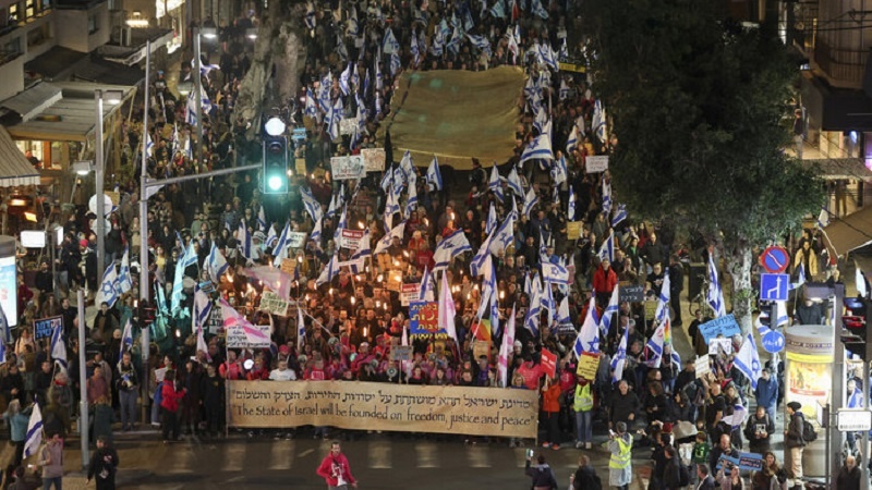 Iranpress: Les Israéliens manifestent contre Netanyahu