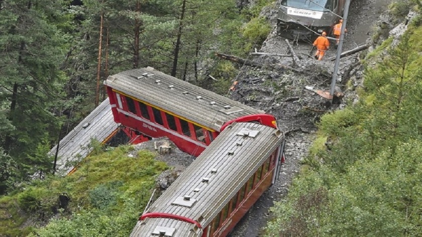 Iranpress: En Suisse, deux trains déraillent et font plusieurs blessés