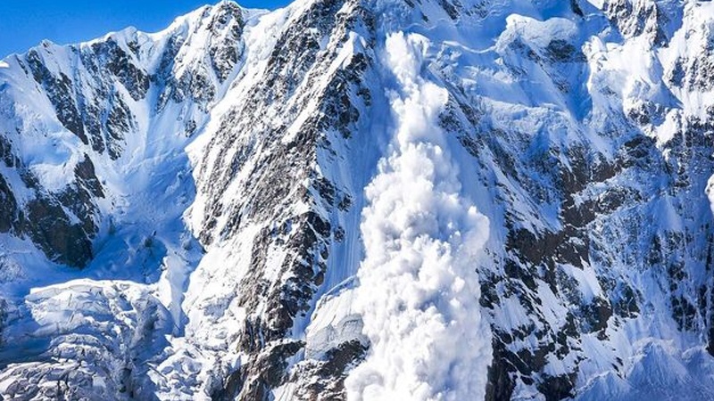 Iranpress: Quatre morts après une avalanche dans les Alpes