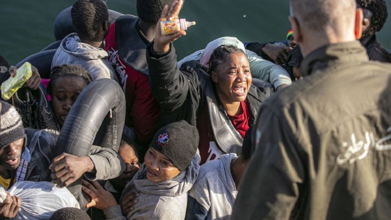Iranpress: Tunisie : 14 nouveaux corps de migrants repêchés après un naufrage
