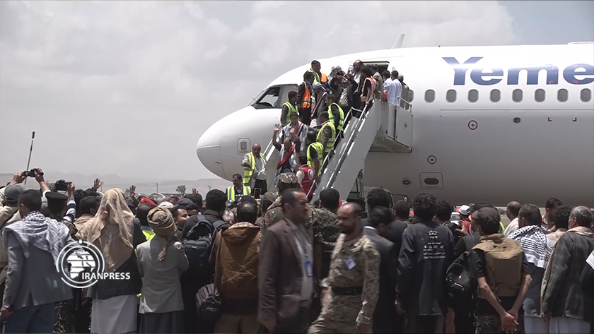 Iranpress: Entrée des captifs yéménites à Sanaa à l