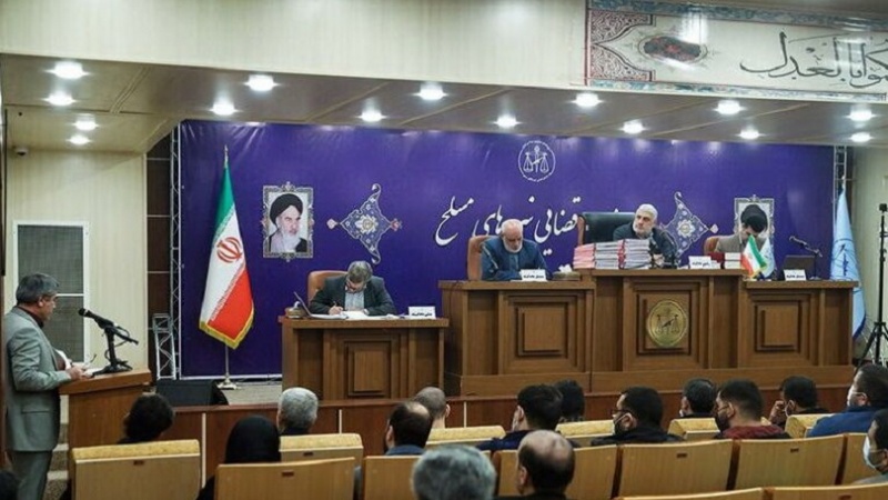 Iranpress: Un tribunal iranien prononce des peines de prison contre 10 militaires