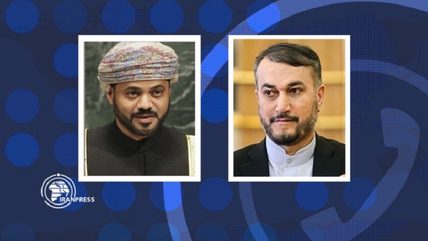 Iranpress: Entretien téléphonique des ministres des affaires étrangères iranien et omanais 