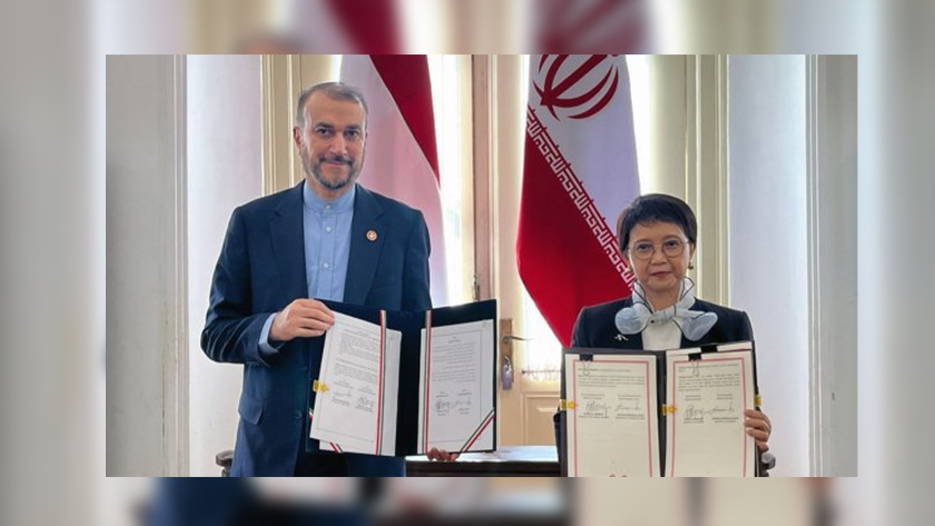 Iranpress: La signature de 11 documents de coopération entre l