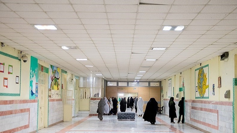 Iranpress: Visite de responsables étrangers à la prison pour femmes de Téhéran