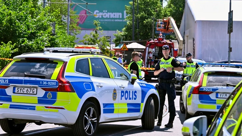 Iranpress: Un accident de montagnes russes à Stockholm fait un mort et neuf blessés