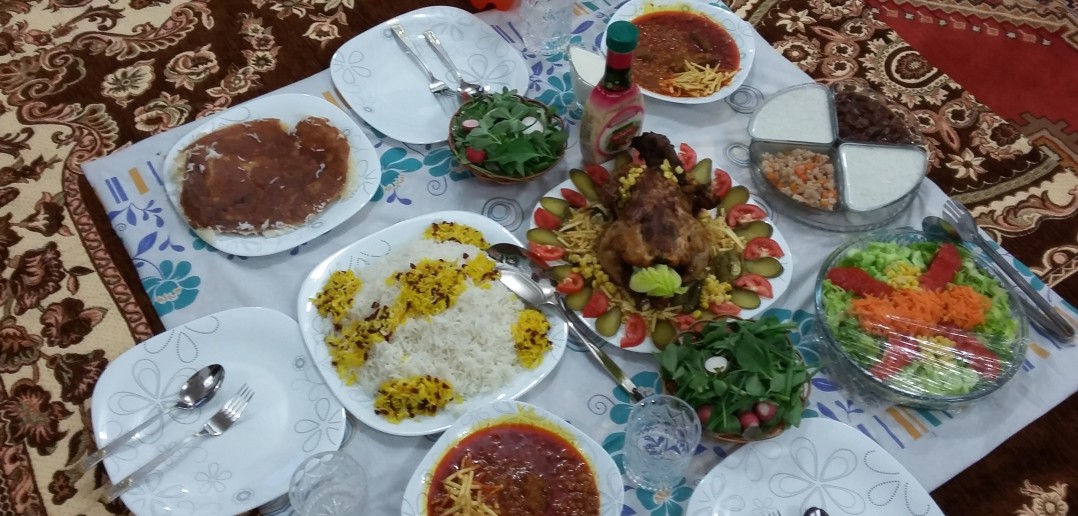 Iranpress: Table traditionnelle iranienne