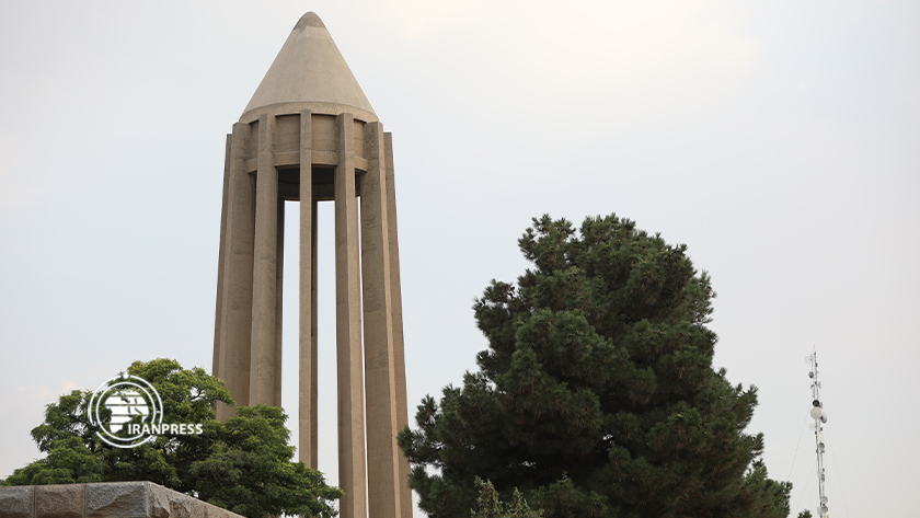 Iranpress:  Un regard sur la tombe de Bu Ali Sina à Hamadan
