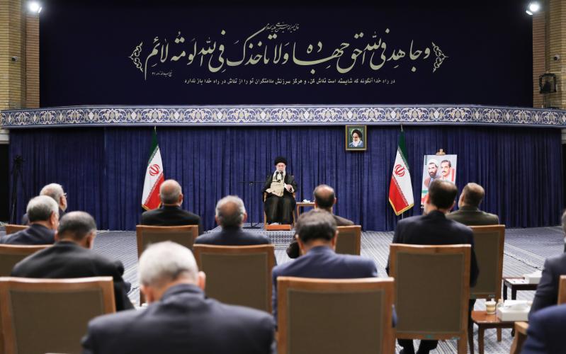 Iranpress: Le président iranien et son cabinet reçus par le Guide suprême d
