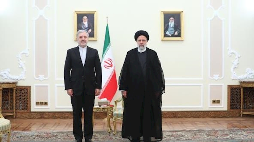 Iranpress: Le président iranien appelle à travailler au développement des liens Téhéran-Riyad