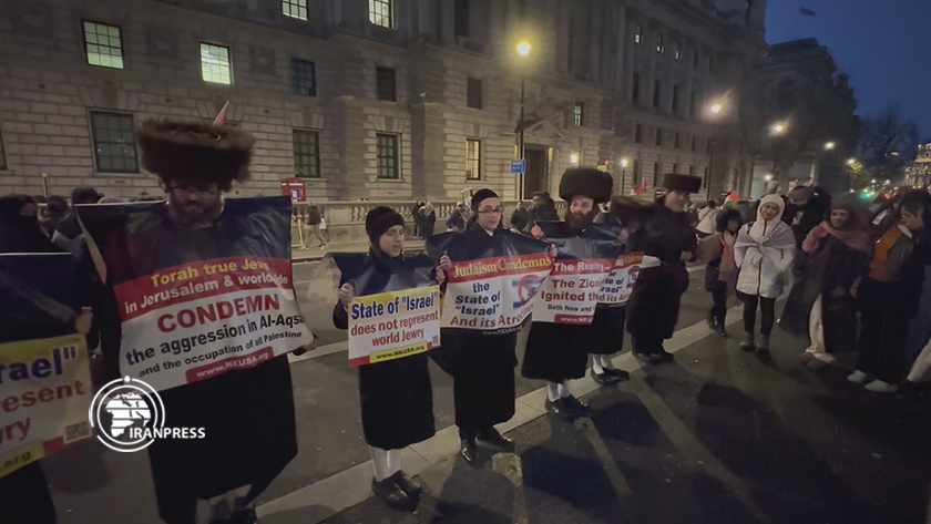 Iranpress: Manifestations anti-israéliennes à Londres avec la présence de rabbins juifs