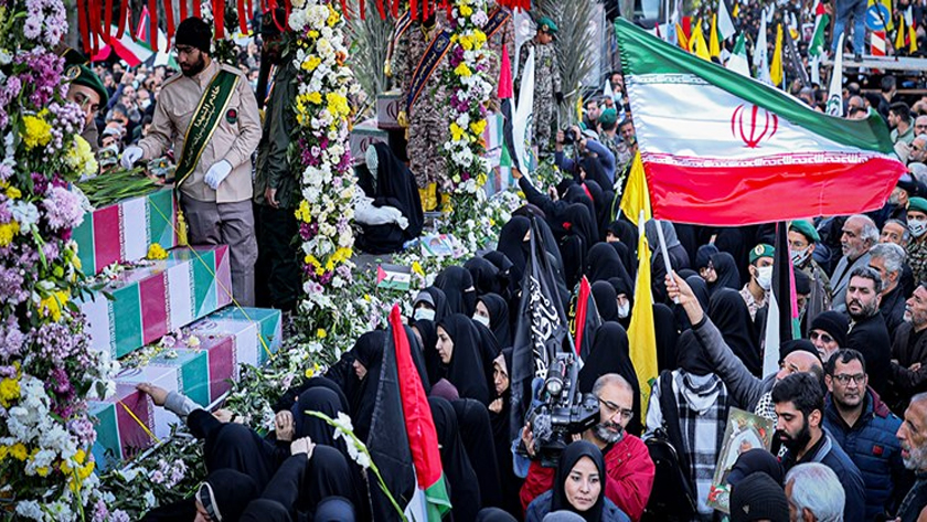 Iranpress: L’Iran islamique fait ses adieux aux martyrs de l’attaque terroriste de Rask