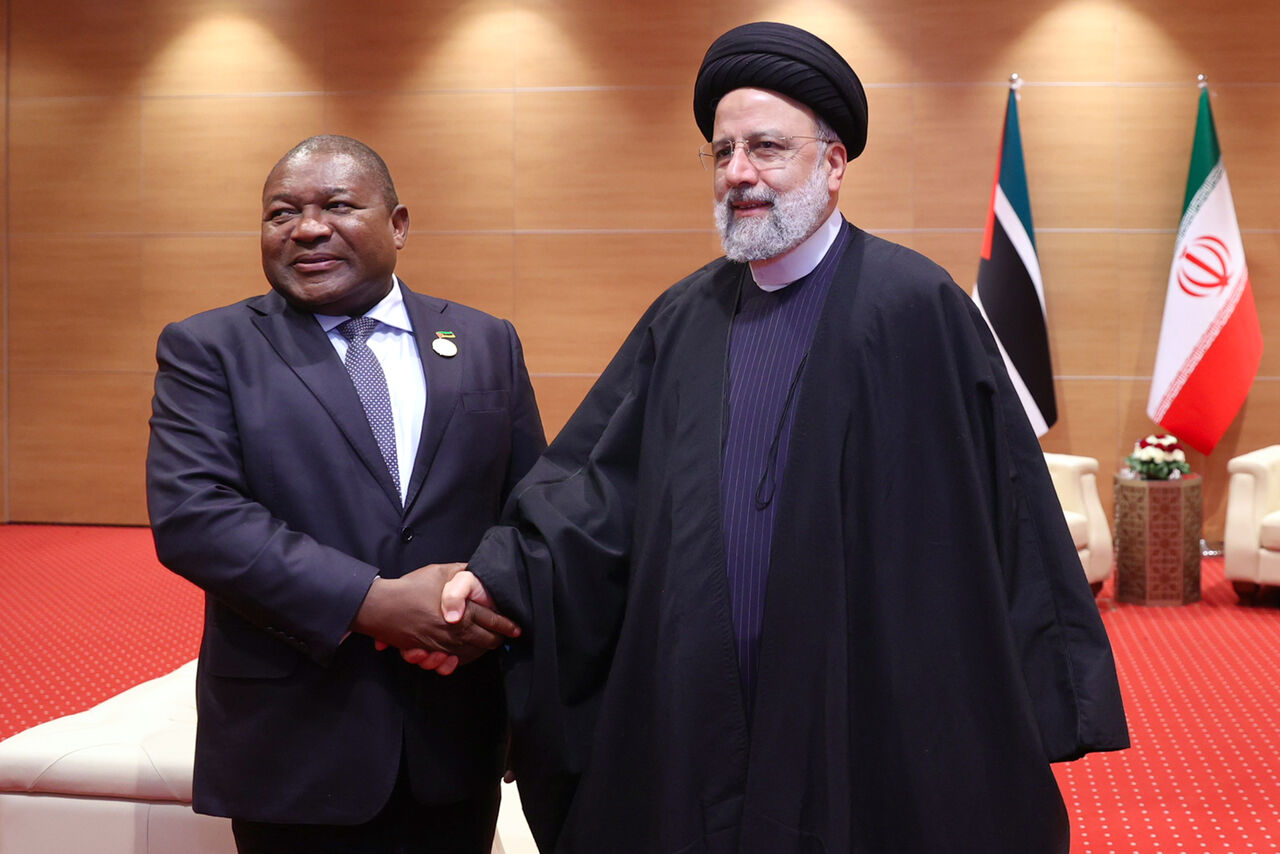 Iranpress: Le président iranien souligne la mise en place de la commission mixte Iran-Mozambique