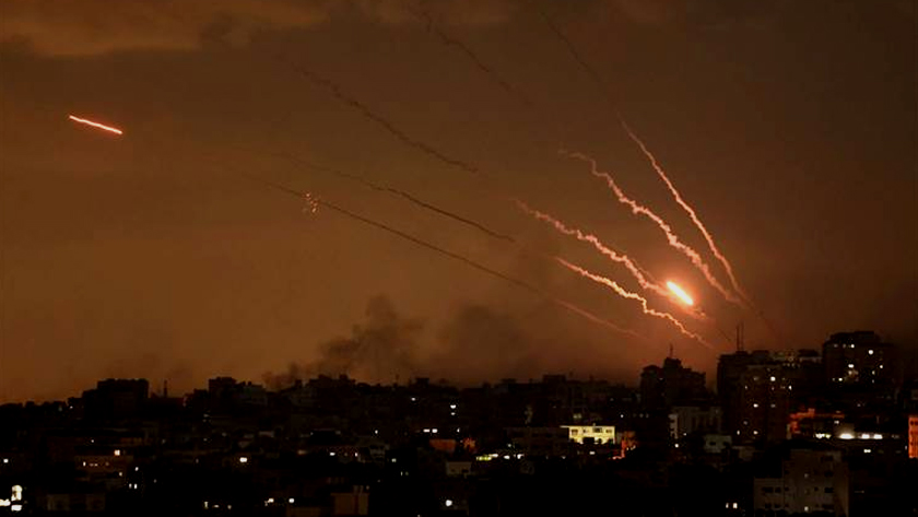 Iranpress: Des frappes de missiles lancées depuis le sud du Liban ciblant le Golan occupées 