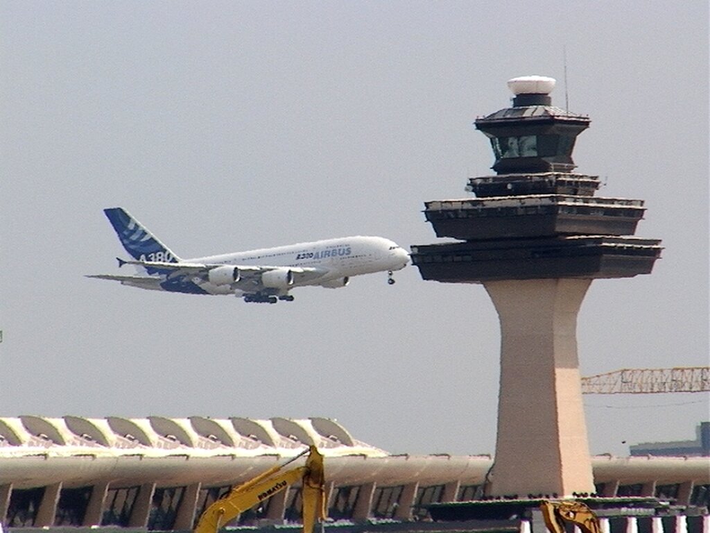 Iranpress: Les restrictions de vol dans les aéroports du pays ont été levées