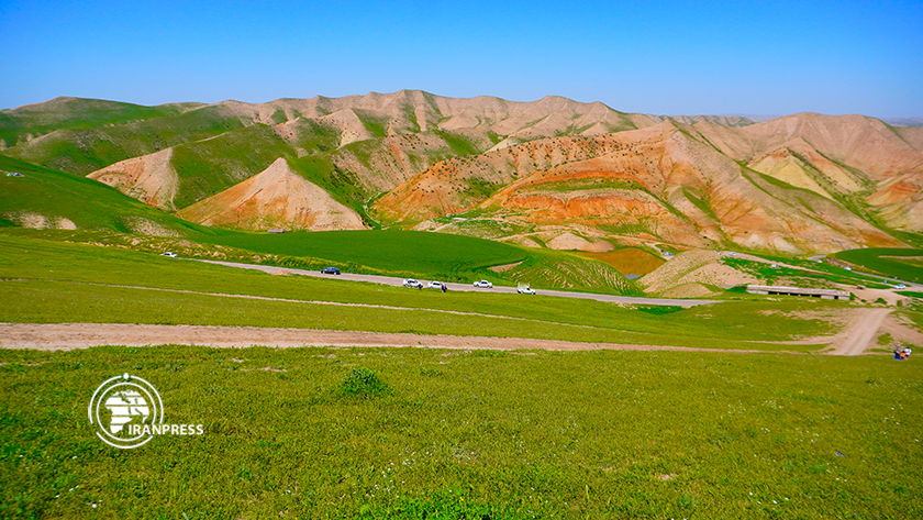 Iranpress: Collines de Hezar Dareh; Le paradis étonnant du tourisme au province du Golestan