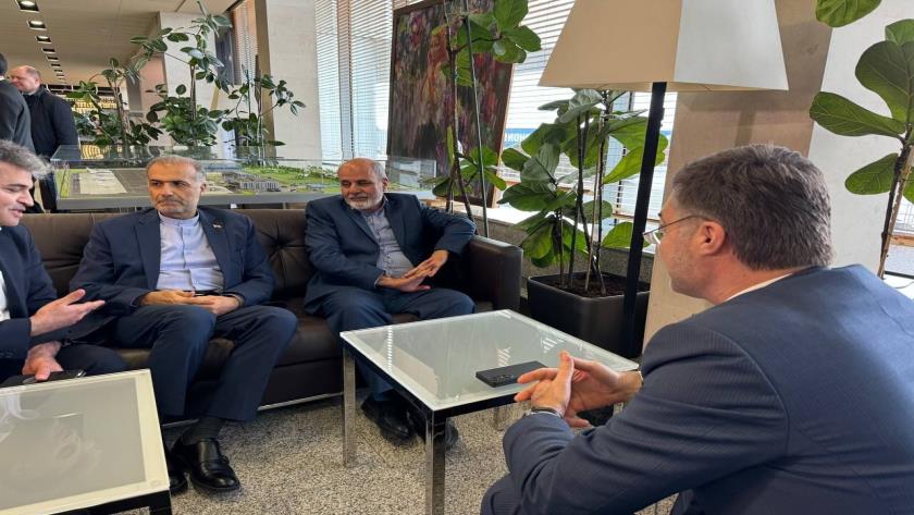 Iranpress: Le secrétaire iranien du CSSN arrive à Saint-Pétersbourg
