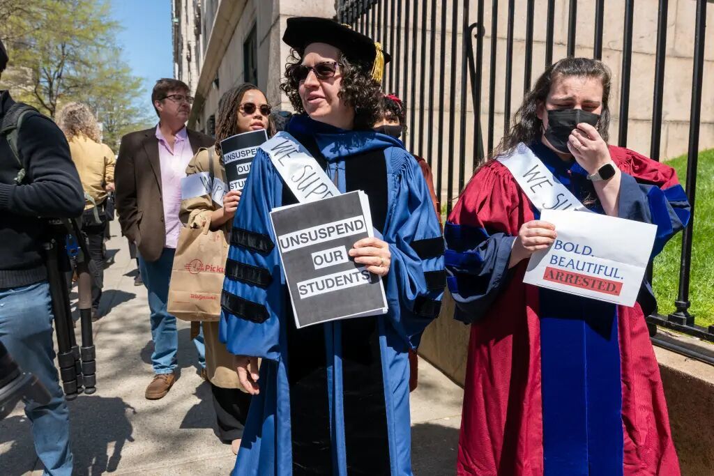 Iranpress: Manif pro-palestiniennes aux Etats-Unis : les professeurs rejoignent les étudiants