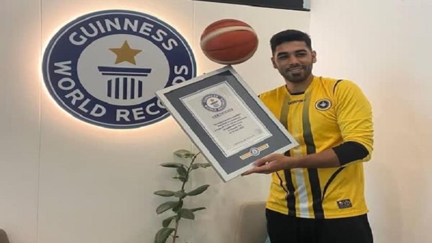 Iranpress: Un athlète iranien a battu le record Guinness