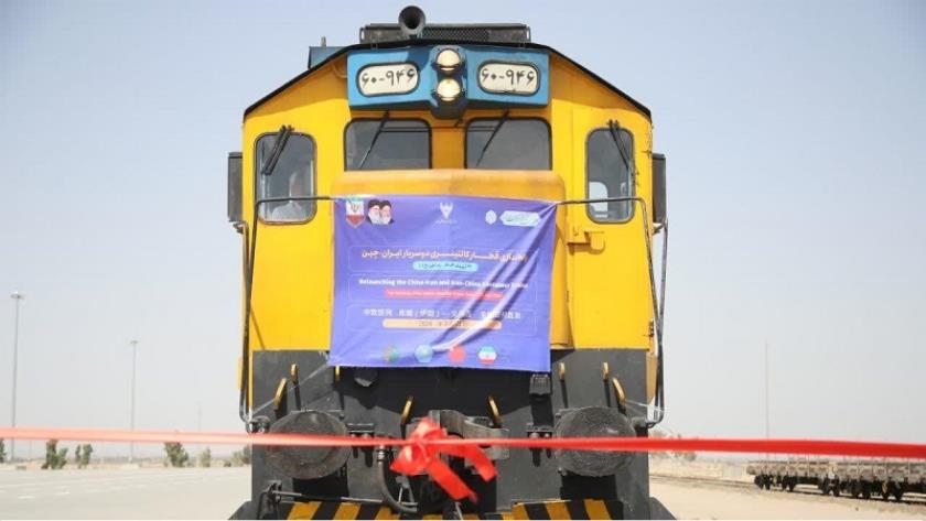 Iranpress: Lancement du double train de conteneurs Iran-Chine