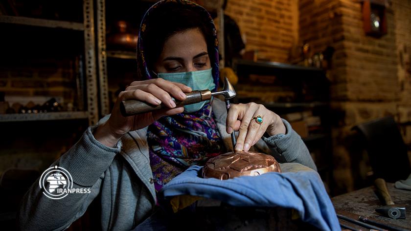 Iranpress: Artisanat, préservation des arts iraniens originaux à Shiraz