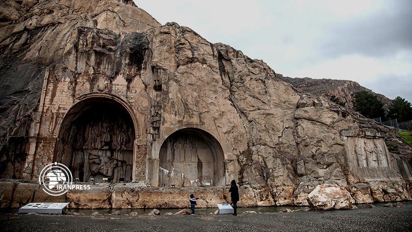 Iranpress: Vue de « Taq-e Bostan» ; Antiquités de l