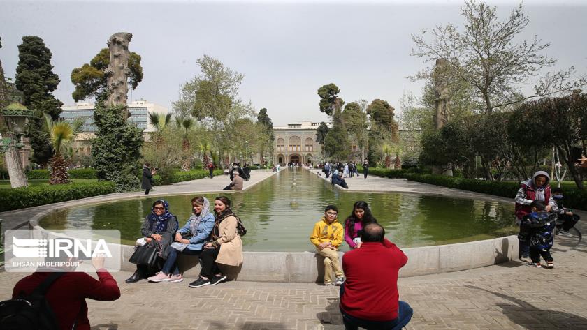 Iranpress: Le palais de Golestân attire de nombreux touristes pendant les vacances