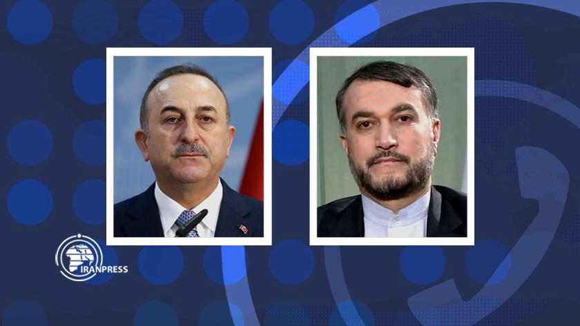 Iranpress: Entretien téléphonique des ministres des affaires étrangères iranien et turc
