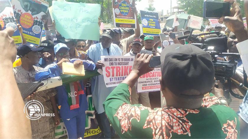 Iranpress: Manifestation de fonctionnaires au Nigéria