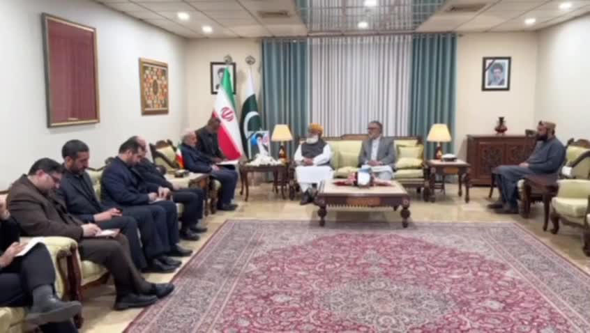 Iranpress: Pakistani Cleric Urges Muslim Unity Against Zionism During Visit to Iranian Embassy